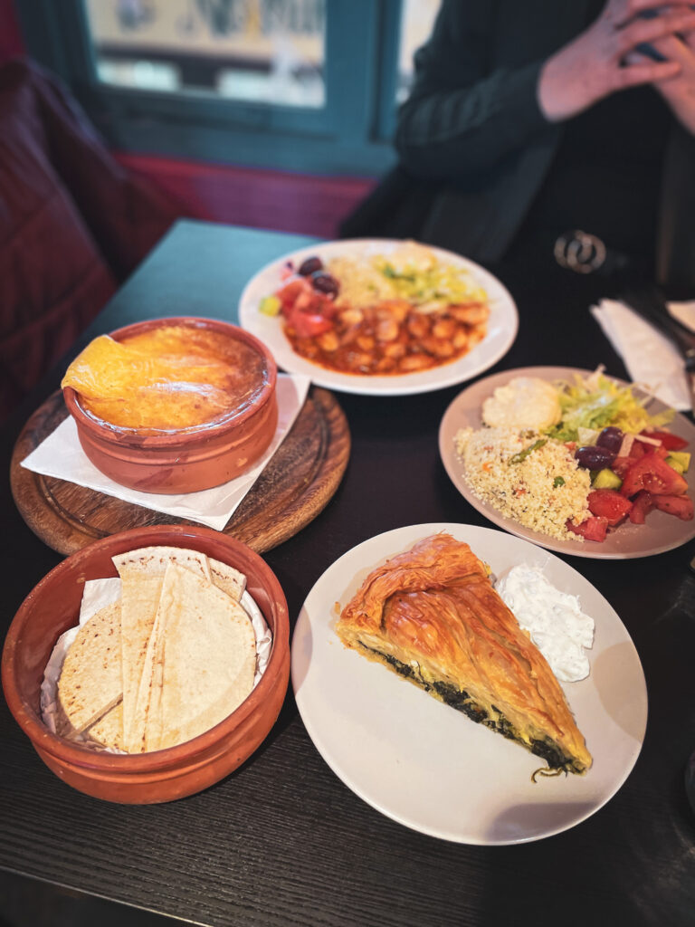 Georgina's Cafe Deli: authentic Greek food